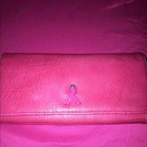 A breast cancer wallet💞🎀